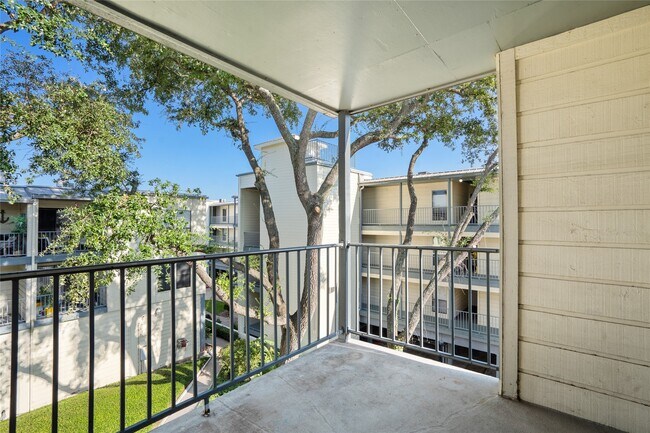 Building Photo - 4001 E NASA Pkwy