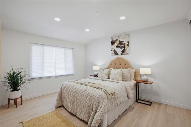 Building Photo - Concord Stunning! fully remodeled 3 bedroom 2 bathroom single family home w/ 2 car garage