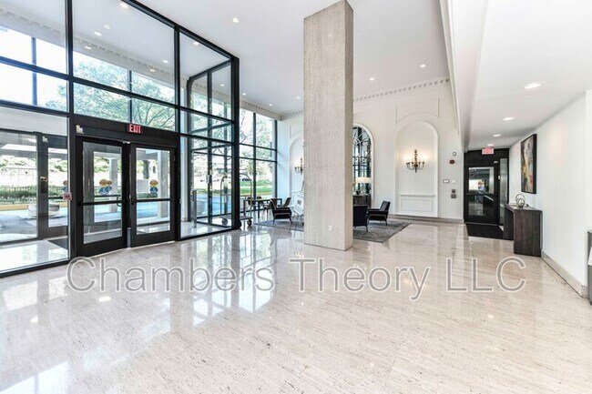 Building Photo - 1300 Army Navy Dr