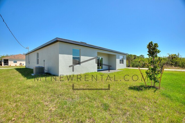 Building Photo - 2289 Logsdon St