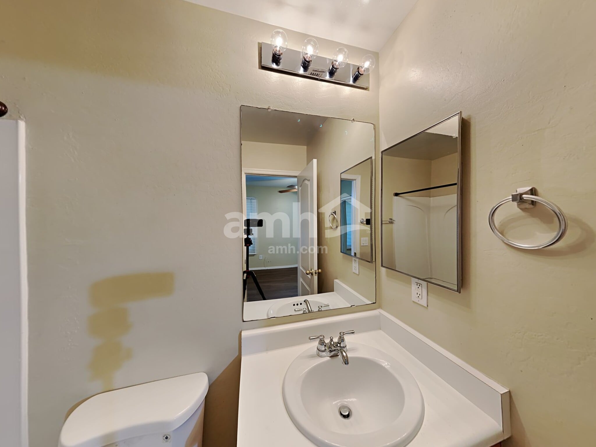 Building Photo - 5617 S 21st Pl