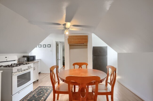 Building Photo - 3409 Portola Ave