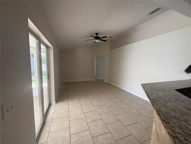 Building Photo - 36 Firethorn Ln