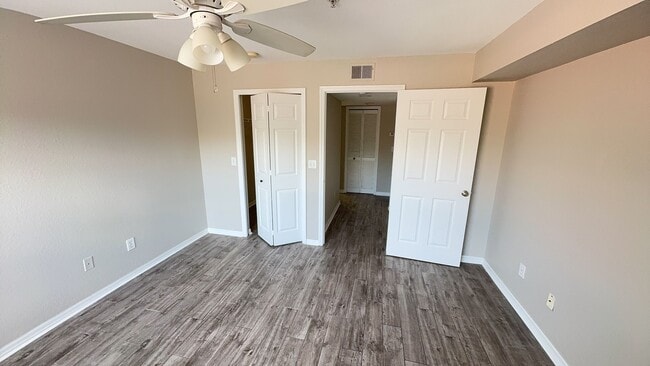 Building Photo - Beautiful 1 bedroom condo for rent in Lake...