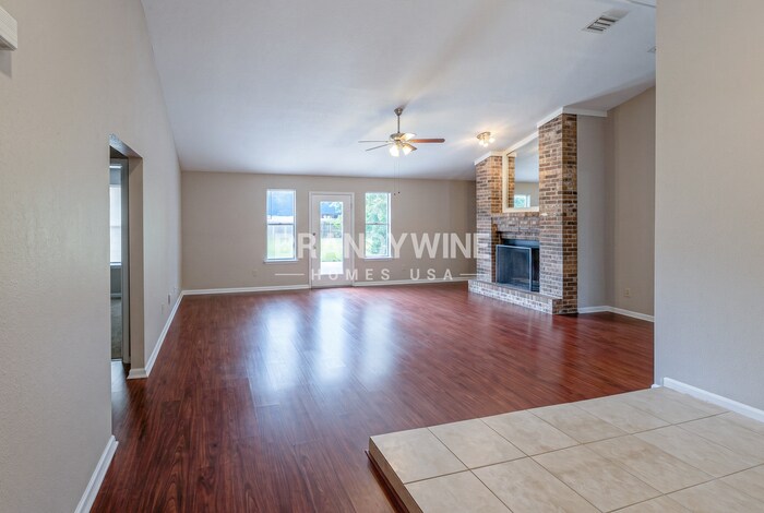Building Photo - 3363 Hampstead Dr