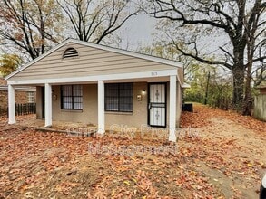 Building Photo - 915 Pope St