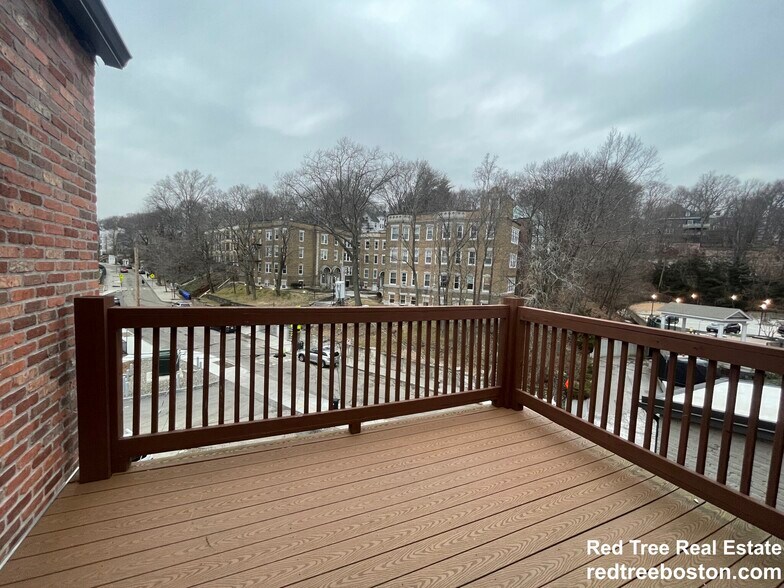 Building Photo - 1616 Beacon St