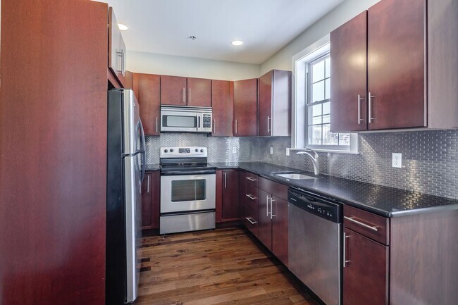 Building Photo - 2631 Catharine St