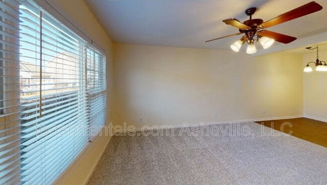 Building Photo - 98 Rotunda Cir