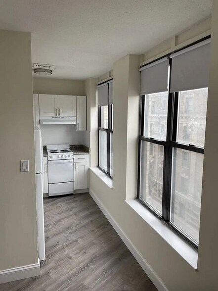 Building Photo - 1126 Boylston St