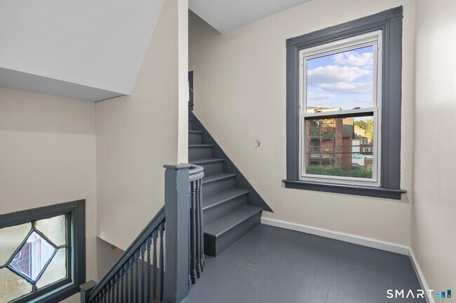 Building Photo - 81 Hungerford St