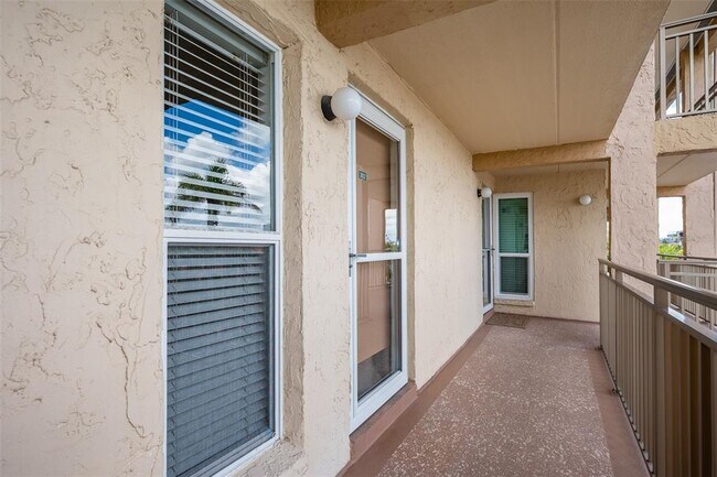 Building Photo - 845 Benjamin Franklin Dr
