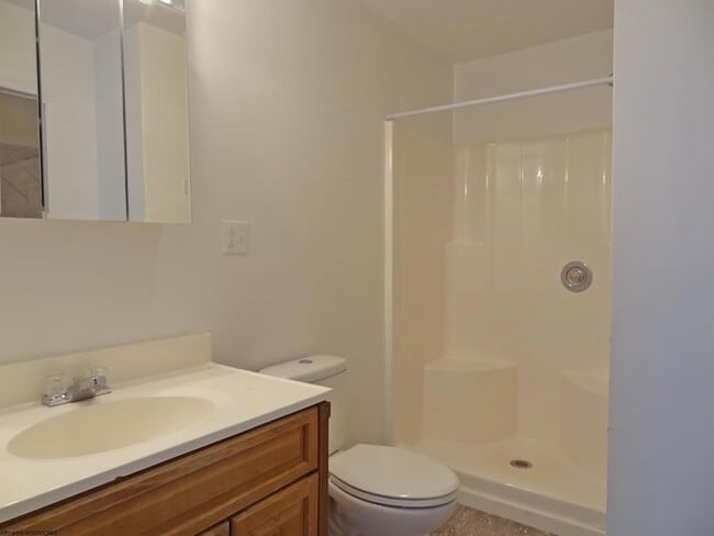 Building Photo - 1002 Bakers Ridge Rd