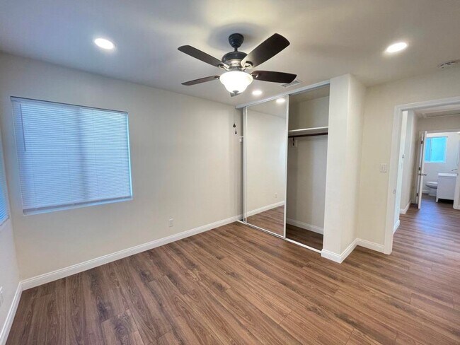 Building Photo - Like New Inside! Remodeled 3bd/2ba House In Desirable Allied Gardens Neighborhood