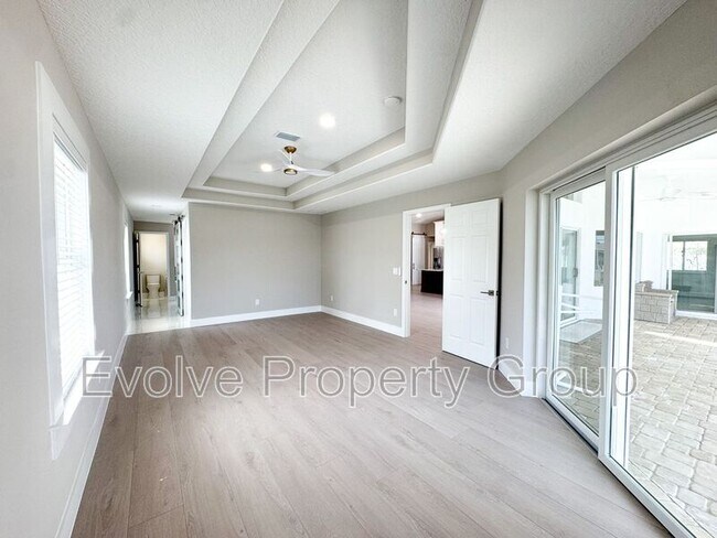 Building Photo - 470 Lambert Ave