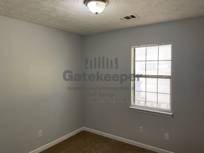 Building Photo - 336 Michelle Ct