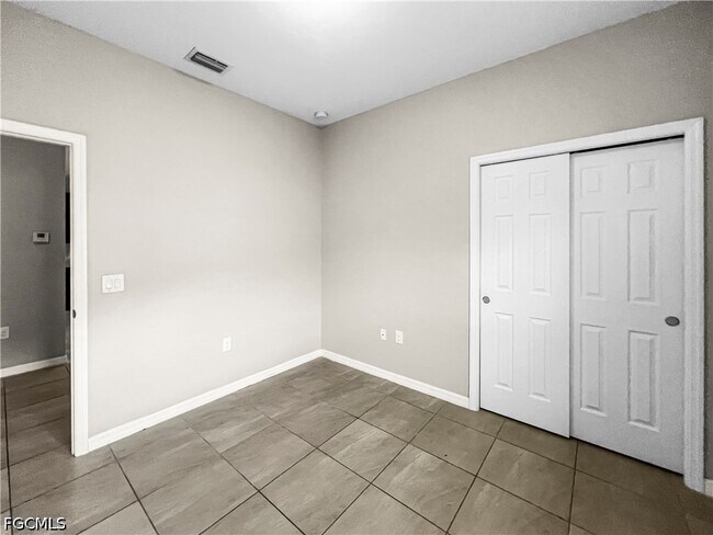 Building Photo - 1322 Trafalgar Pkwy