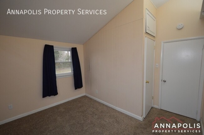 Building Photo - 1066 broadview drive