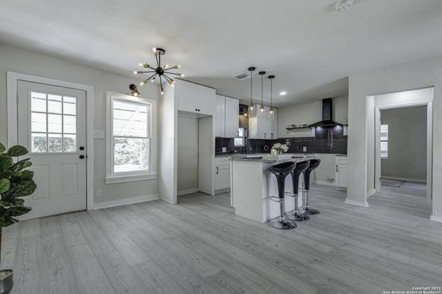 Building Photo - 1110 Clower-