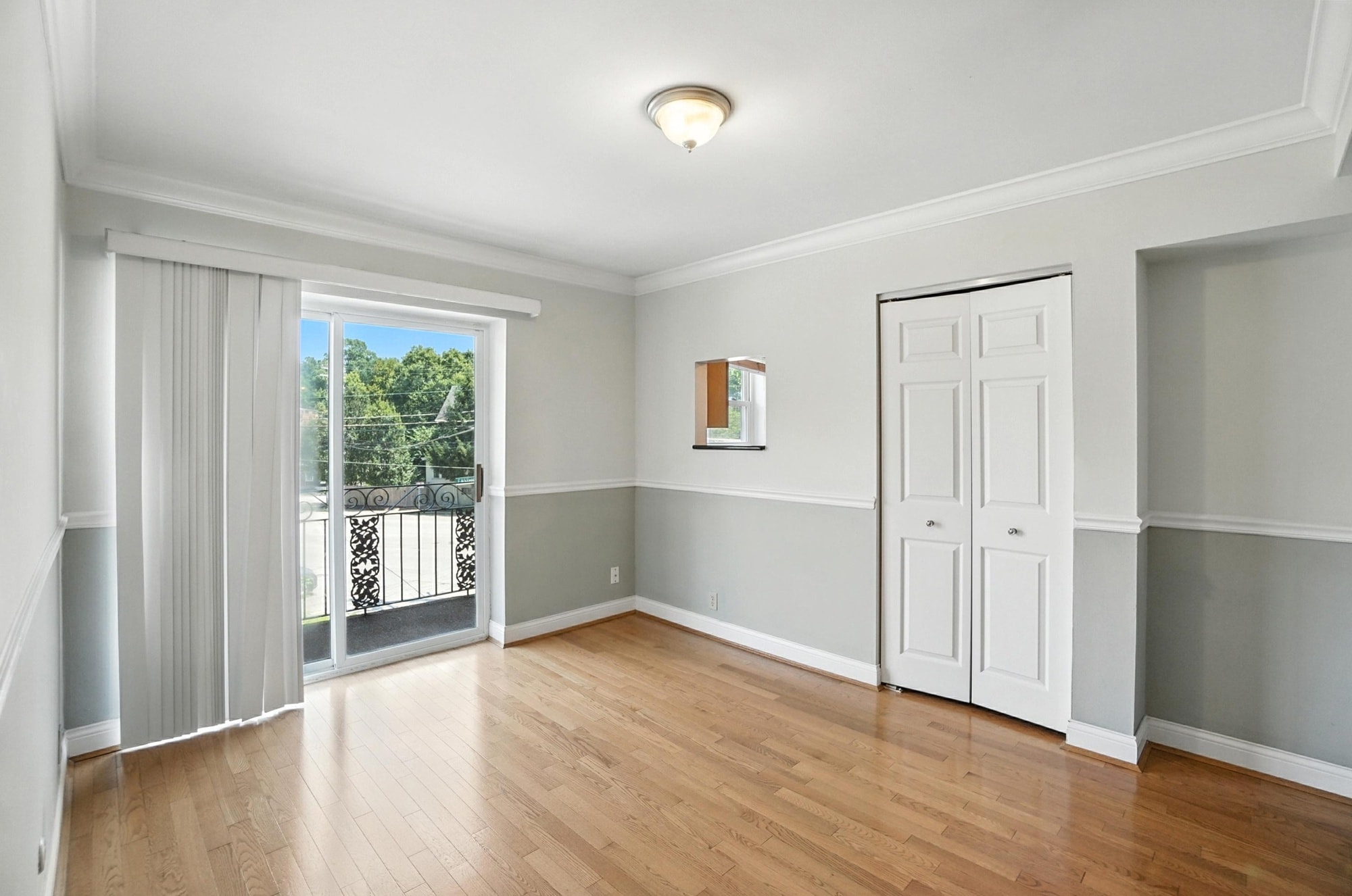 Building Photo - 2270 Madison Rd