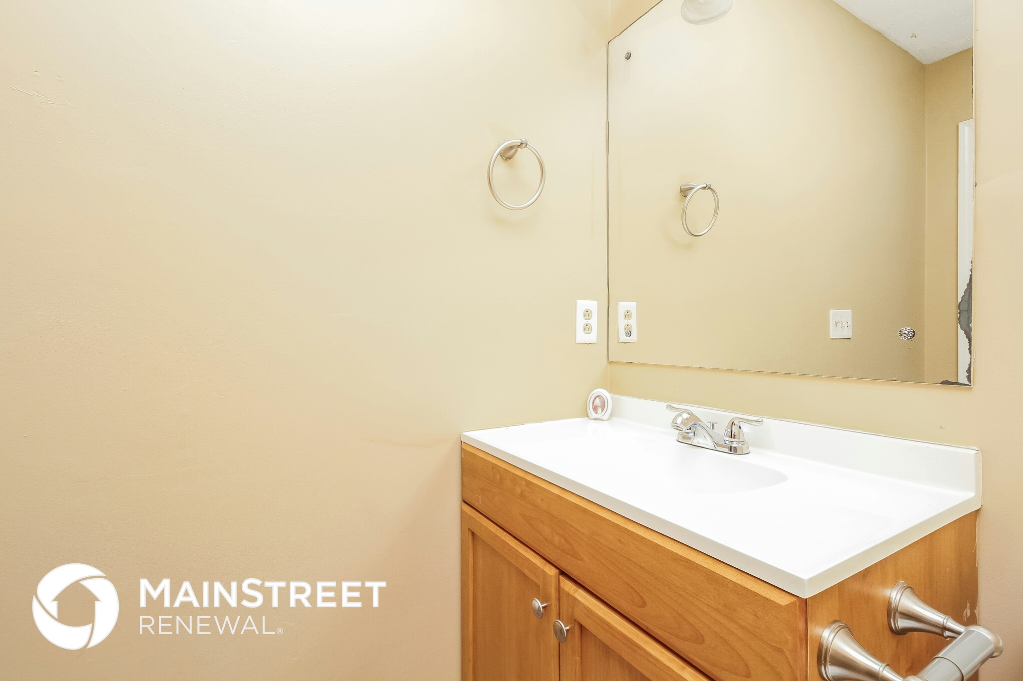 Building Photo - 2432 Laurel Hill Ct