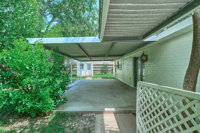 Building Photo - 24411 Pine Canyon Dr