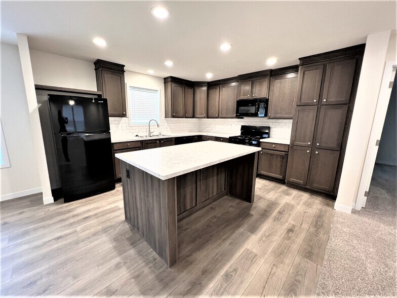 Building Photo - 5335 Coventry Dr