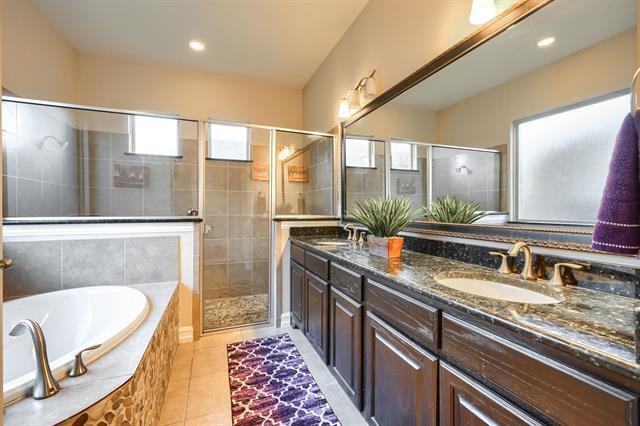 Building Photo - 949 Byron St