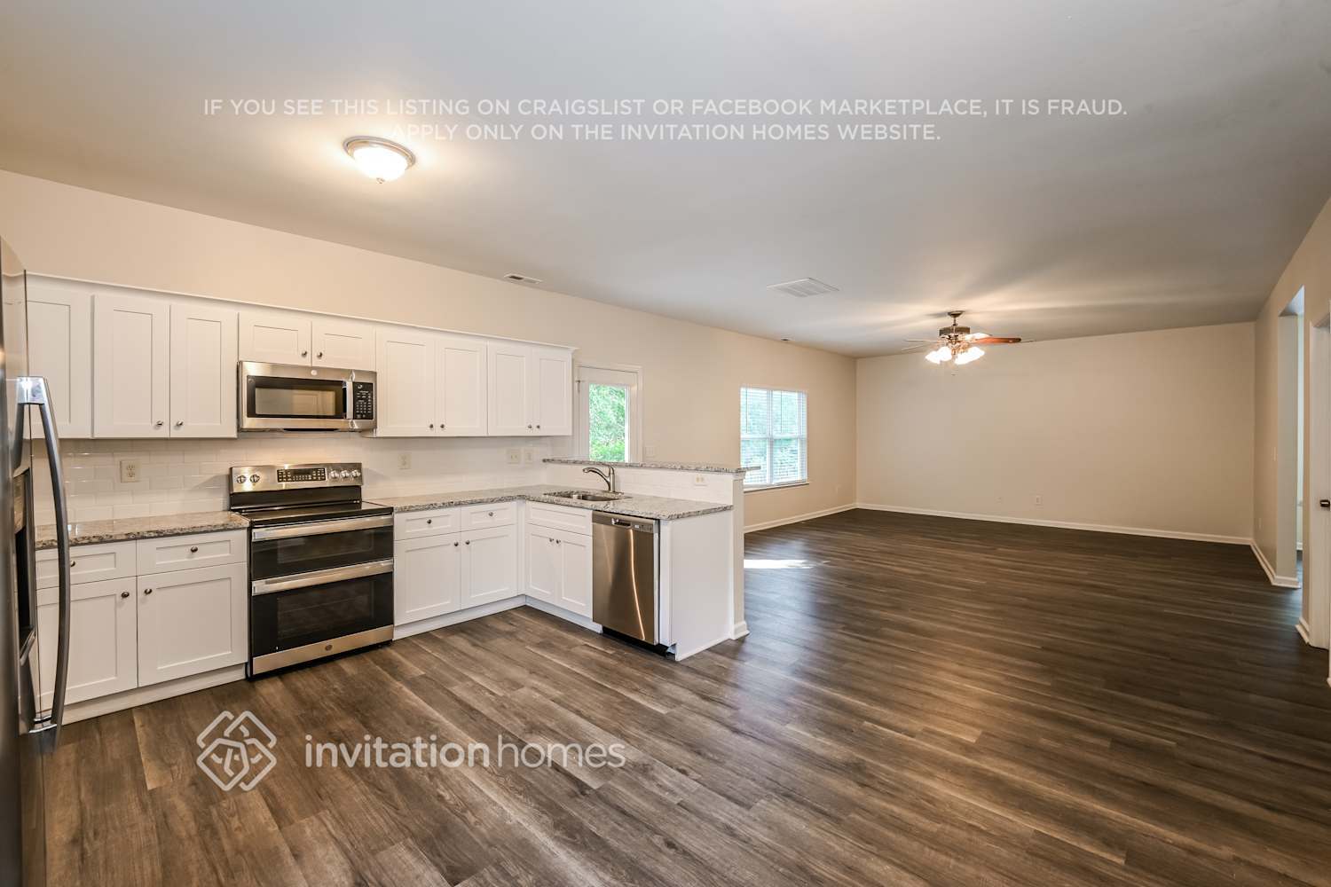 Building Photo - 2204 Golden Larch Ln