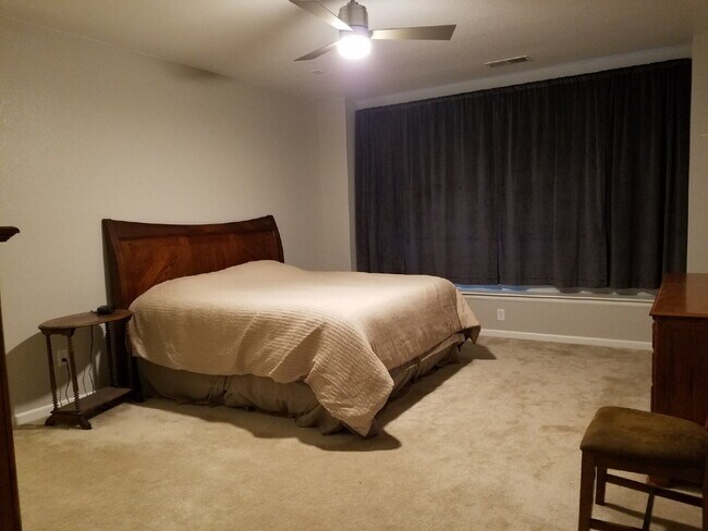 Building Photo - Gorgeous 4-Bed 3.5-Bath Home in Dayton Triangle!