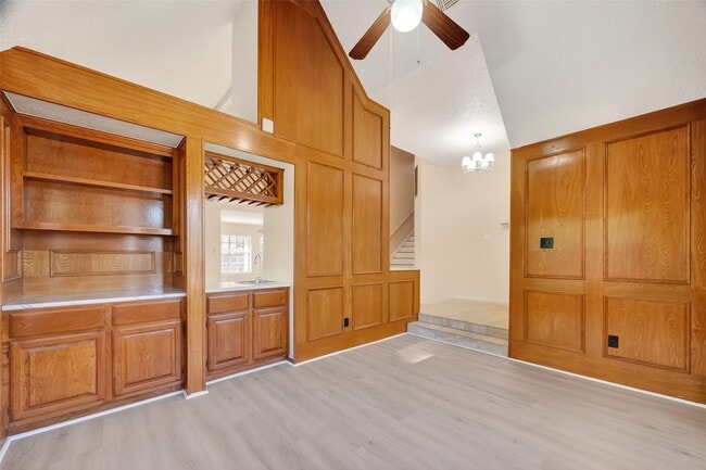 Building Photo - 814 Heathgate Dr