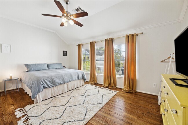 Building Photo - 808 Asbury St