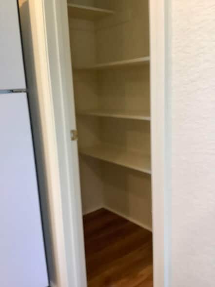Building Photo - 604 N Bagby Dr
