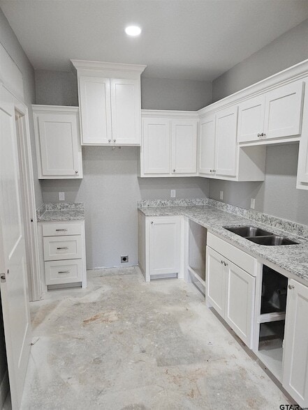 Building Photo - 100 Cook St