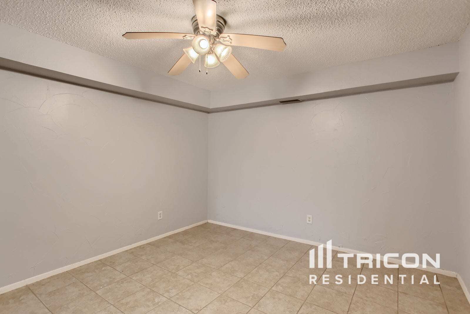 Building Photo - 316 Columbia Dr
