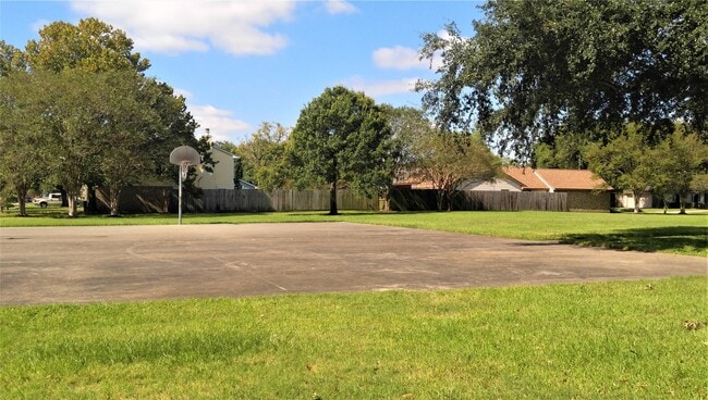 Building Photo - 3806 Pecan Cir