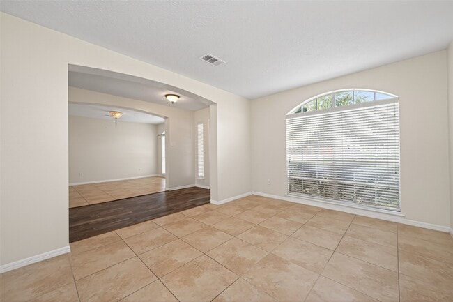 Building Photo - 3810 Timber Rail Dr