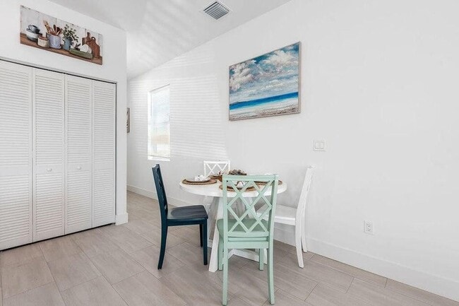 Building Photo - 3177 Hiawatha Ave