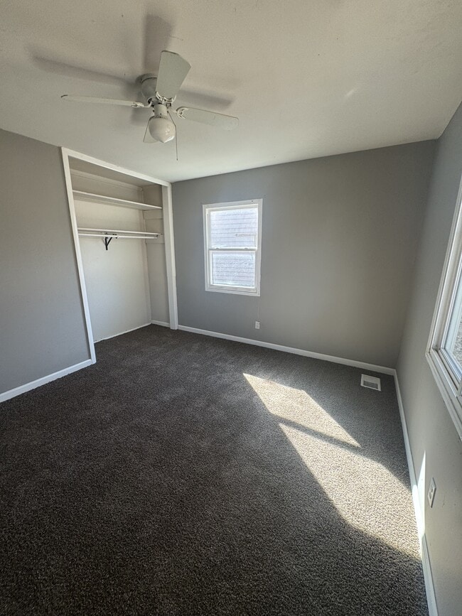 Building Photo - 919 SW Croix Pl