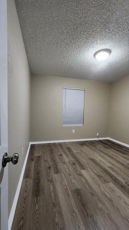 Building Photo - 10265 Country Hills Blvd