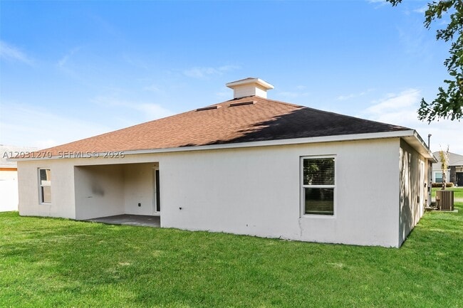 Building Photo - 526 SW Dahled Ave
