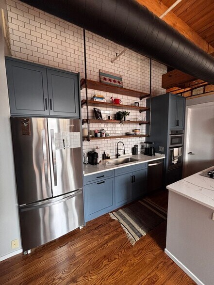 Building Photo - 728 W Jackson Blvd