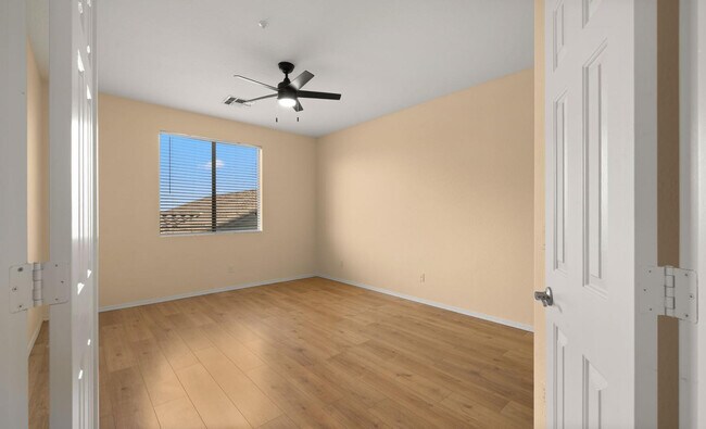 Building Photo - 7798 E Buteo Dr