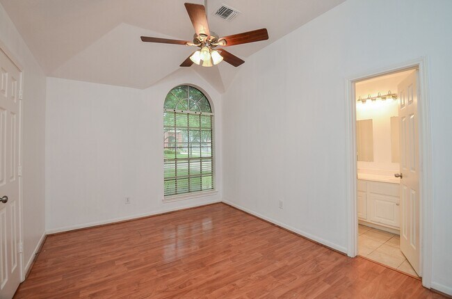 Building Photo - 1631 Berkoff Dr