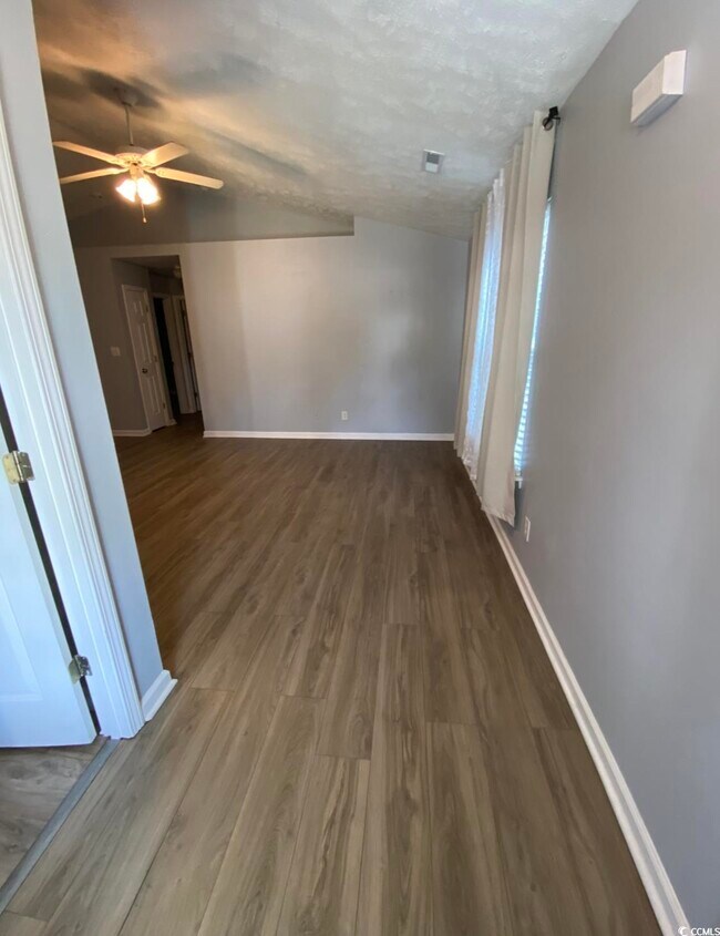 Building Photo - 3021 Sabal Ct