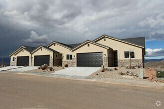 Building Photo - LIKE NEW: 2170+ SQFT and majestic VIEWS  3...
