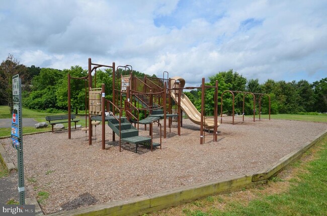 Building Photo - 14286 Glade Spring Dr