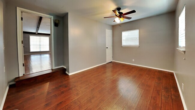 Building Photo - Start your new year in this charming 3 bedroom, 2 bath home located in the heart of Tulsa.