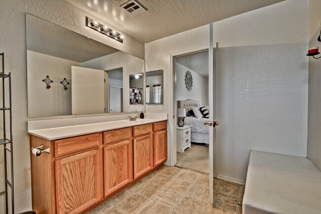 Building Photo - 17243 W Tara Ln