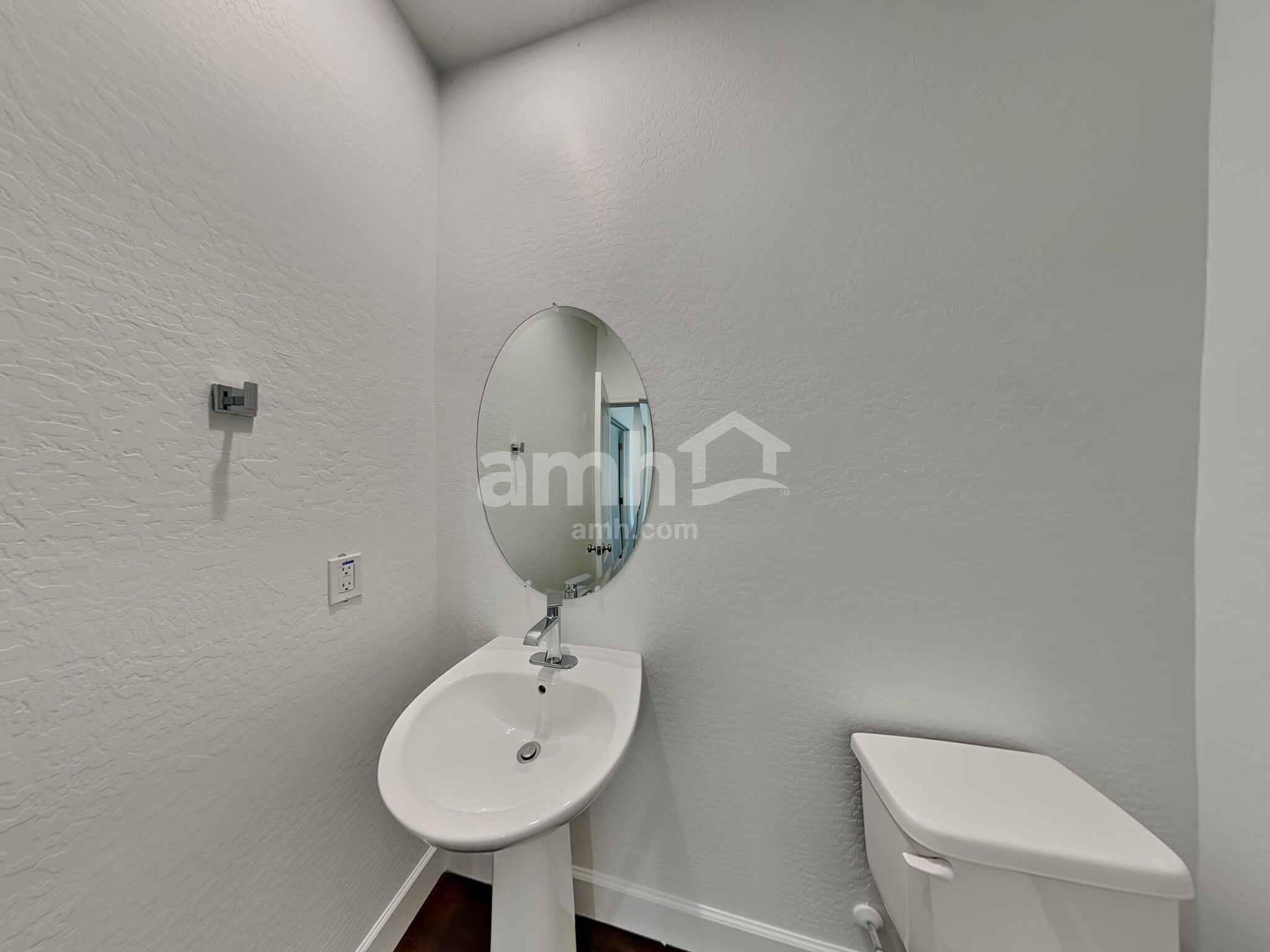 Building Photo - 17119 W Townley Ave